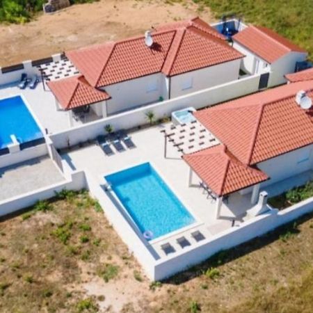 Villas Sabun - Modern House With Heated Pool 普利拉卡 外观 照片